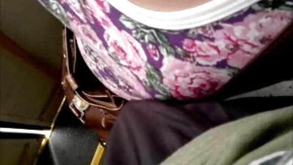 Мадисън Лейн носи и porno klip bg неонови розови бикини и подходящ дилдо, с който си играе, докато свърши