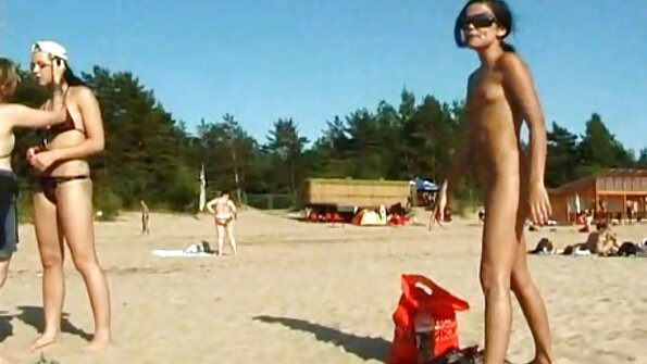 Spinner Britne прецаква POV стил в този хардкор видео, като клиторът й е пръстен и прецакан с порно клипове с българки твърд хуй.